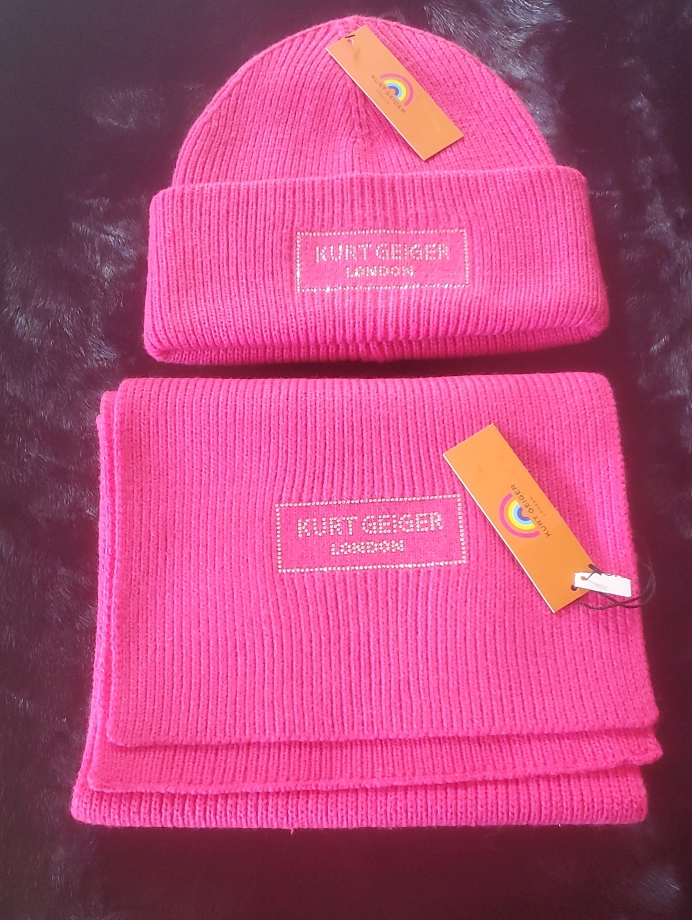 KURT GEIGER CRYSTAL LOGO KNIT BEANIE AND SCARF SET IN PINK /ONE SIZE